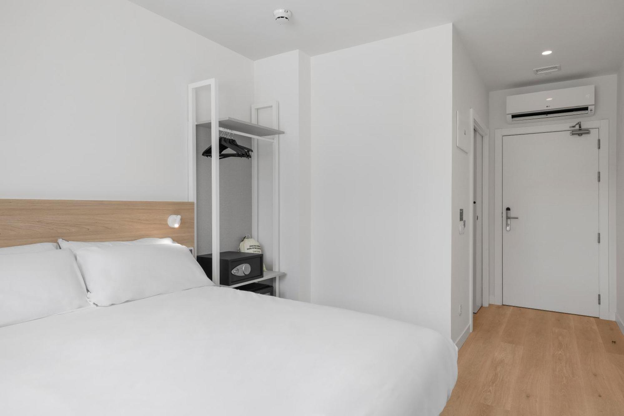 B&B Hotel Benidorm Финестрат Екстериор снимка