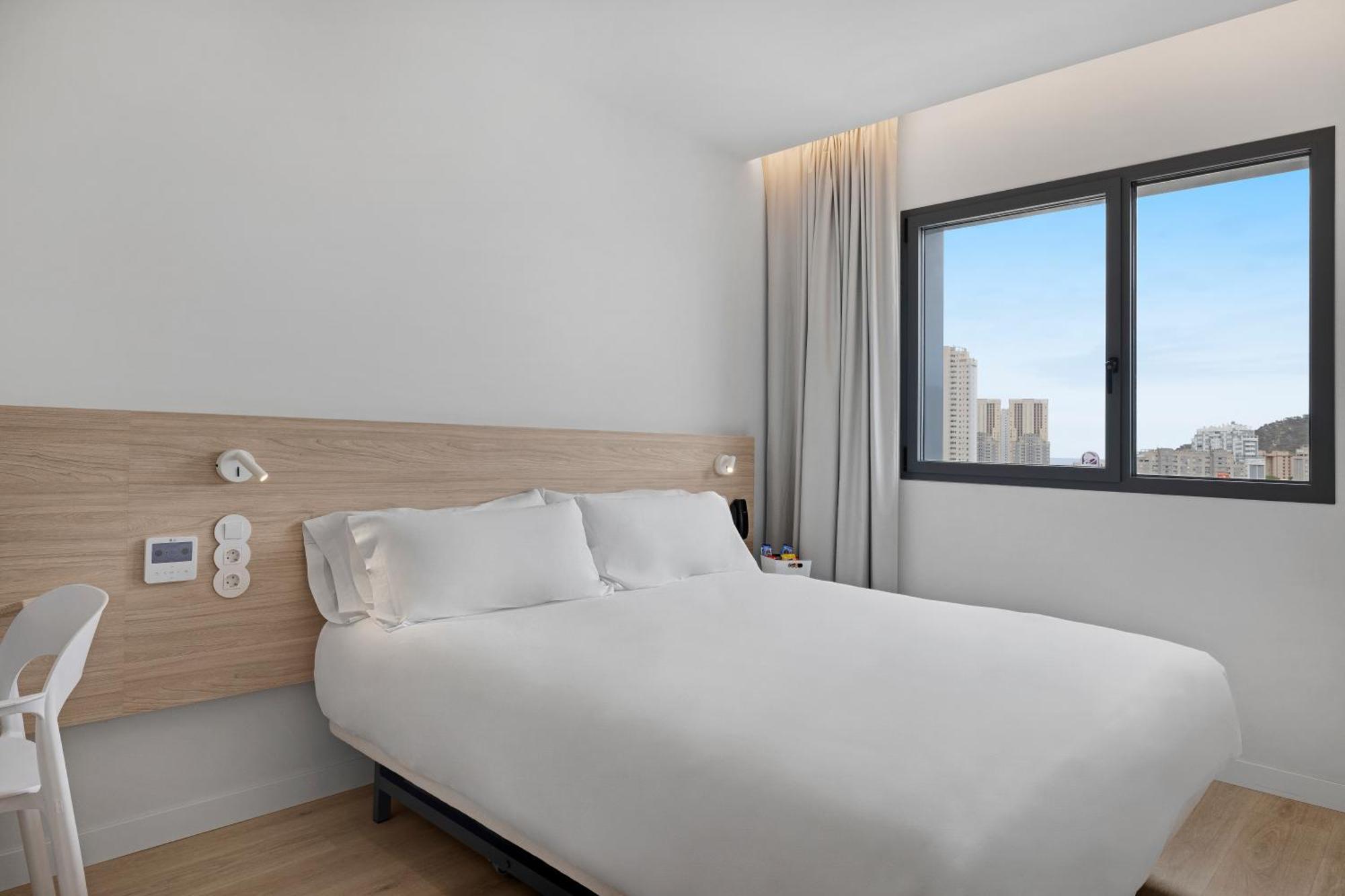 B&B Hotel Benidorm Финестрат Екстериор снимка